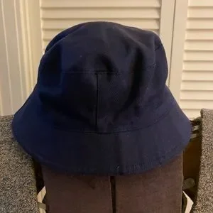 Burberry | Accessories | Burberry London Bucket Channing  display picture 3